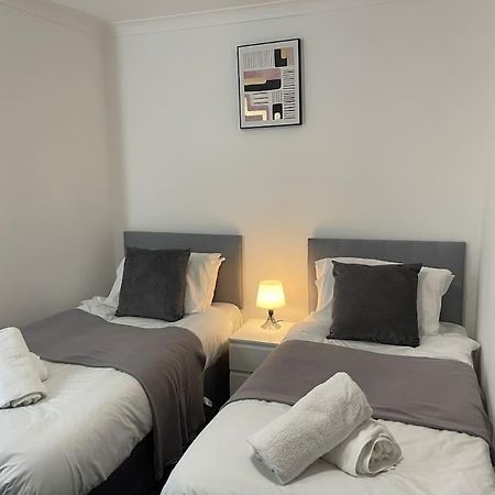 Ed Executive Ipswich Accommodation Bagian luar foto